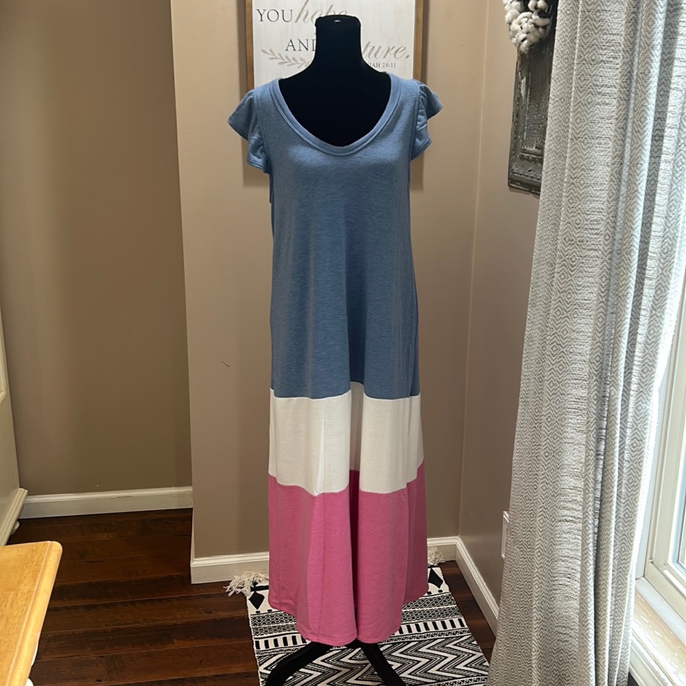 Sleeveless maxi dress, light blue, cream, pink. Size medium.